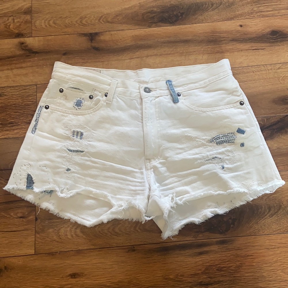 Polo shorts, white with blue stitching size 28